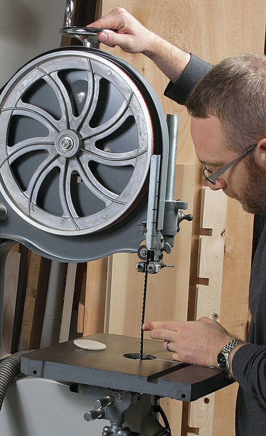 Optimizing Bandsaw Performance: A Guide to Properly Tensioning a Bandsaw Blade