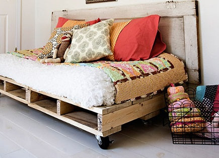 Pallet day bed