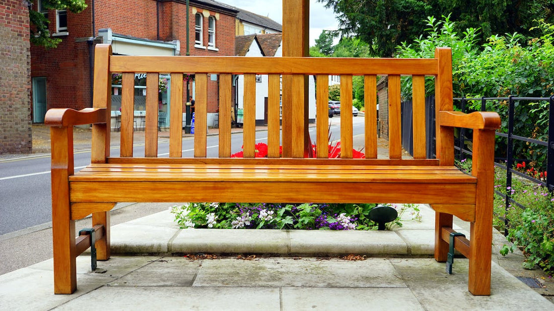 Sanding and Oiling Garden Furniture for a Beautiful Finish with Osmo