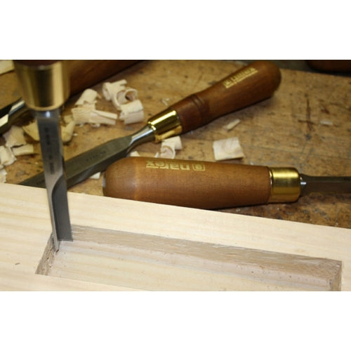 Narex Wood Line Plus Corner Chisel 10mm | 061813410