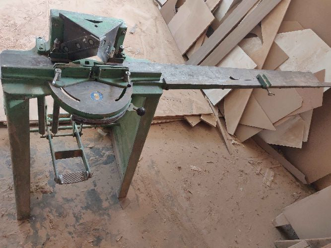 Mitre Guillotine 1