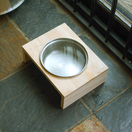 Quick Project: Dog Bowl Holder