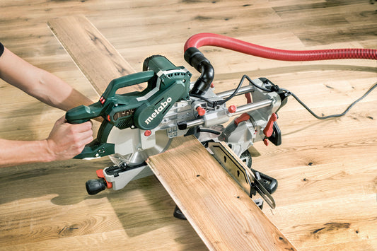 Cutting For Professionals – Battle of The Mitre Saws