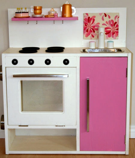Miniature kitchen for a mini-chef