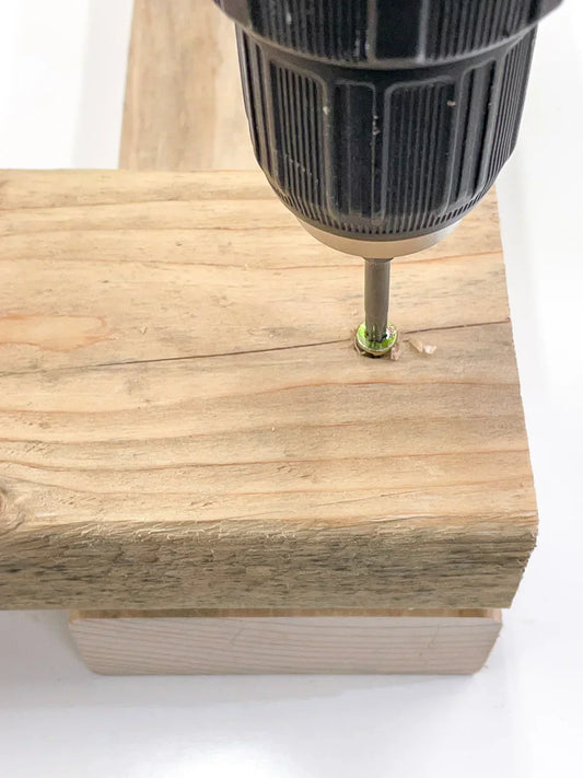 How to Prevent Wood from Splitting When Drilling (and How to Choose the Right Pilot Hole Size)