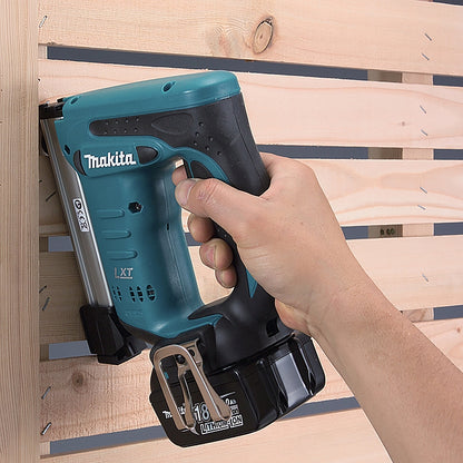 Makita 18V Cordless Brushless Stapler, 10-22mm (Bare Tool) | DST221Z
