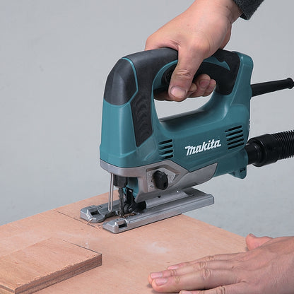 Makita Orbital Jigsaw, 650W | JV0600K