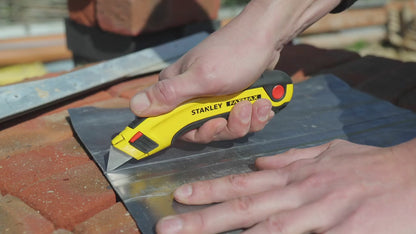 Stanley FATMAX Retractable Utility Knife with 5 Blades | 0-10-778